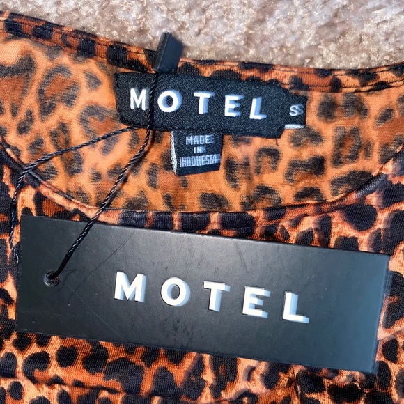 SOLD!! MOTEL ROCKS animal print top - Picture 4 of 4